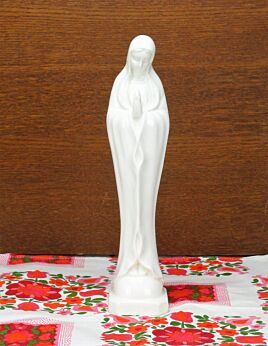 Beautiful White Porcelain Statue Virgin Mary Madonna Folded Hands 10.43"