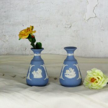 Small couple pair Vases Wedgwood Jasperware Baby Blue Lavendel Pegasus 4.72"