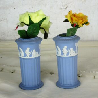 Small couple pair Vases Wedgwood Jasperware Baby Blue Lavendel Cherubs Angels