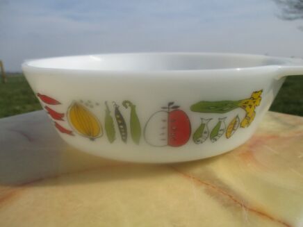Vintage JAJ English Pyrex, Vegetable Pattern, Casserole Dish Retro Lid