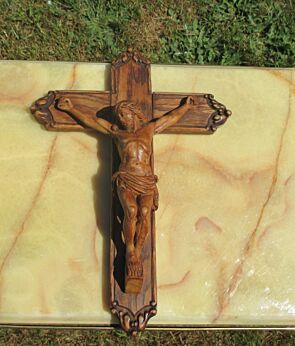 Very Lovely Carved Wood Hanging Crucifix Cross Jesus Christ Decorative Vintage