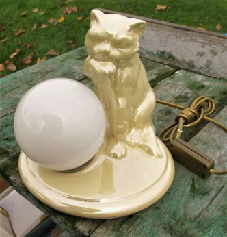 Vintage NOS Table Side Desk Lamp Ceramic Cat Italian Ball lamp Mother of Pearl
