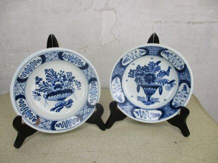 couple Pair Delft Small Charger Wall Plates Blue White OUD Delft Flower Baskets