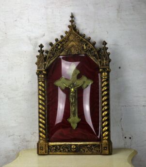 Antique Ornate Frame Gilded Plaster Wood Convex Glass Crucifix HTF CHurch Angel