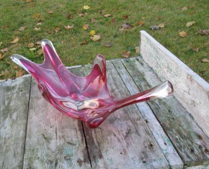 Italian Cranberry Bowl Dish Centerpiece era Murano Seguso Art Glass Lovely