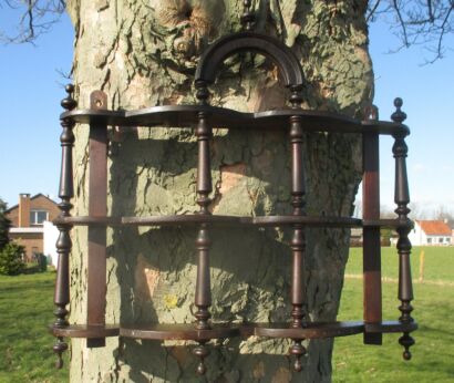 Antique Gothic Rack Dark Wood Twisted wood Brown