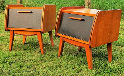 Pair Vintage Retro Nightstands End tables Mid Century Modern Modernist