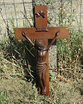Lovely Large Carved Wood Hanging Crucifix Cross Jesus Christ 23.43"