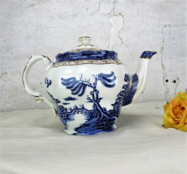 Teapot Coffee Pot Real Old Willow Booths Blue White Vintage Majestic Collection