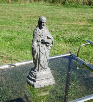 Vintage Spelter Statuette Figurine Jesus Christ Sacred heart Beautiful