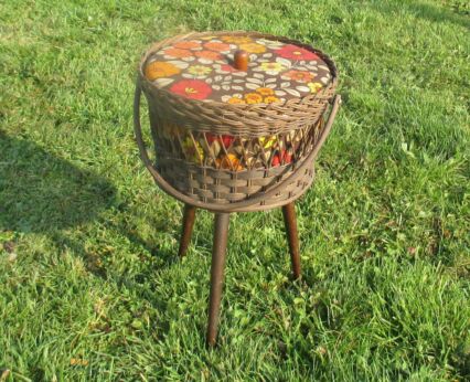 Vintage 70s Sewing Box Basket Standing Nostalgic Sweet Flowers Rattan Authentic