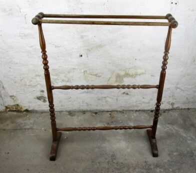 Standing Quilt Towel Blanket Comforter Rack Wood Bobbin Legs Jacobean Style