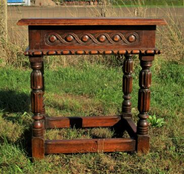 Gorgeous Small Table Desk Carved Wood Oak Ornate Decorative Louis XVI style