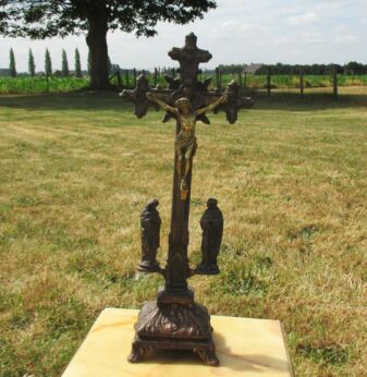 Large Antique Ornamental Brass Jesus Christ Cross Crucifix Saints Altar Stunning