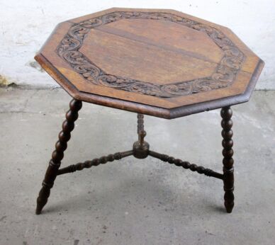 Small Side Occasional Coffee table Ornate Carved Wood Bobbin turned Legs