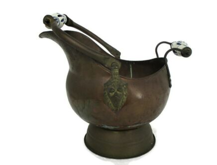 Large Planter Vintage Hammered Brass Kettle Decorative Lion Lion Feet Delft Blue Handles