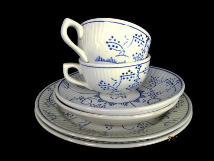 Breakfast for two set Villeroy Boch copenhague Motif Blue white Cups Saucers