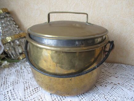Antique Large Flemish Solid Brass Cooking Pot Kettle Lid Hammered Brass Bucket authentic