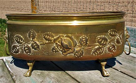 Ornate Brass Planter Jardiniere flower pot Brass Lion Heads Claw Feet Oval