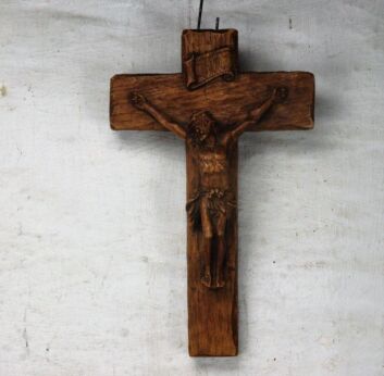 Small vintage Hanging Crucifix Jesus Christ Wood like Resin 9.84" Lovely