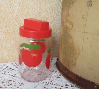 1970s red Apples storage jar French Gulf Promotion kitchen vintage decor VMC