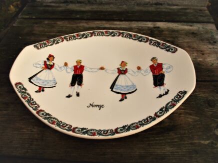 Figgjo Flint Norwegian Folk Dancers Platter Plate Serving Tray Norge