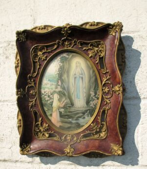 Beautiful Frame Dome Convex Glass Ornate Plaster Frame Virgin Mary Lourdes