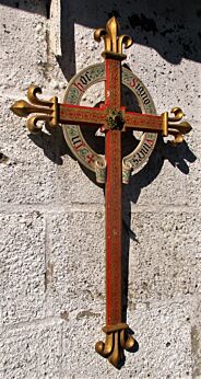 French Antique Polychrome Wood Crucifix Cross In Hoc Signo Vinces Fleur de Lis