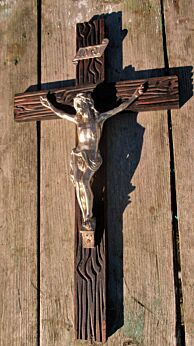 Small Wall Hanging Spelter Carved wood Crucifix Cross Jesus Christ 12.6"