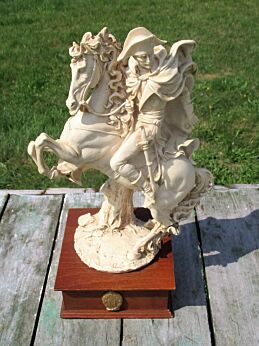 Statuette Napoleon Napoleone on Horseback Capodimonte A.G. Armani Resin