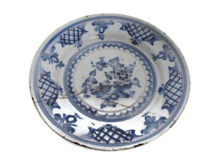 18th Century Delft Wall hanging Charger Plate Blue White Antique Flower Pattern Basket D 11.81"