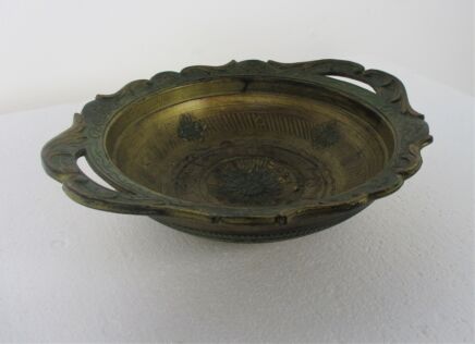 Mid Century Hollywood Regency Florentine Style Italy Italian Gold Gilded Green bowl Resin