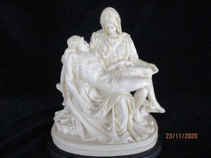 Beautiful White Pieta Statue Figurine Virgin Mary Jesus Madonna Mater Dolorosa Resin A. Santini