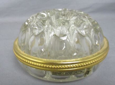Vase Flower Holder Pique-fleurs Lovely Round Glass Doré or fin LG Marked Faux Brass Lovely