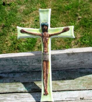 Mid Century Design Modernist Ceramic Crucifix Jesus Christ Light Green Yellow