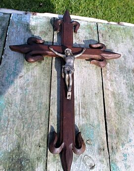 Beautiful Ornate Carved Wood Hanging Crucifix Cross Fleur de Lis 18.50"
