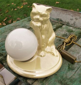 Vintage NOS Table Side Desk Lamp Ceramic Cat Italian Ball lamp Mother of Pearl