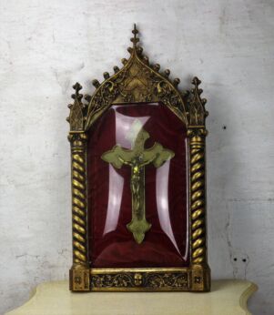 Antique Ornate Frame Gilded Plaster Wood Convex Glass Crucifix HTF CHurch Angel