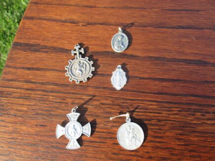 Lot of 5 Medals Notre Dame de Lourdes Infant Jesus Prague Catholic Supplication