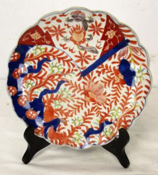Antique Chinese Imari Porcelain Dish Platter Plate Animal Scalloped Edge Beaver