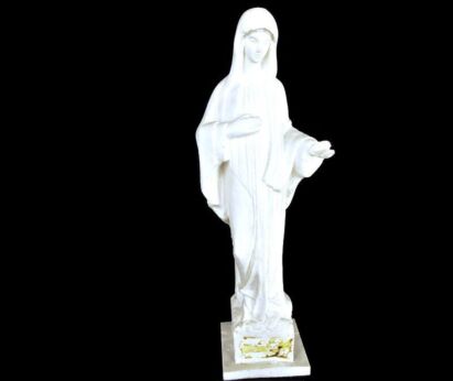 Small Virgin Mary Our Lady Madonna Resin Statue Figurine Vintage 8.66"