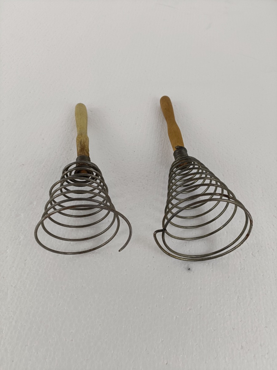 Antique Wire Whisk Egg Beater Coil Head with Wood Handle – Ma and Pa's  Attic ®